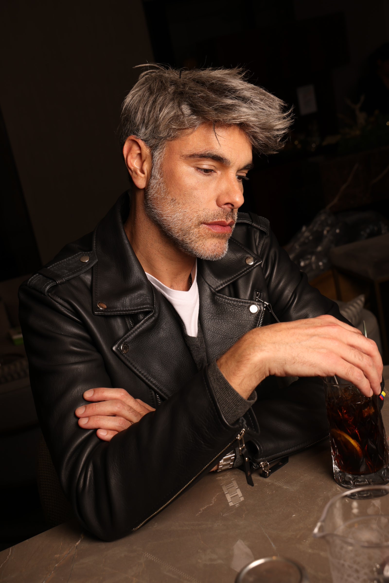 BIKER JACKET MODEL DETAIL BAR