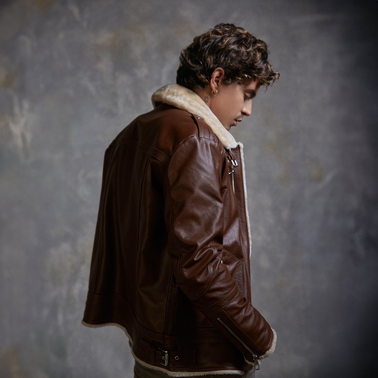 BOMBER JACKET DETAILS BACK