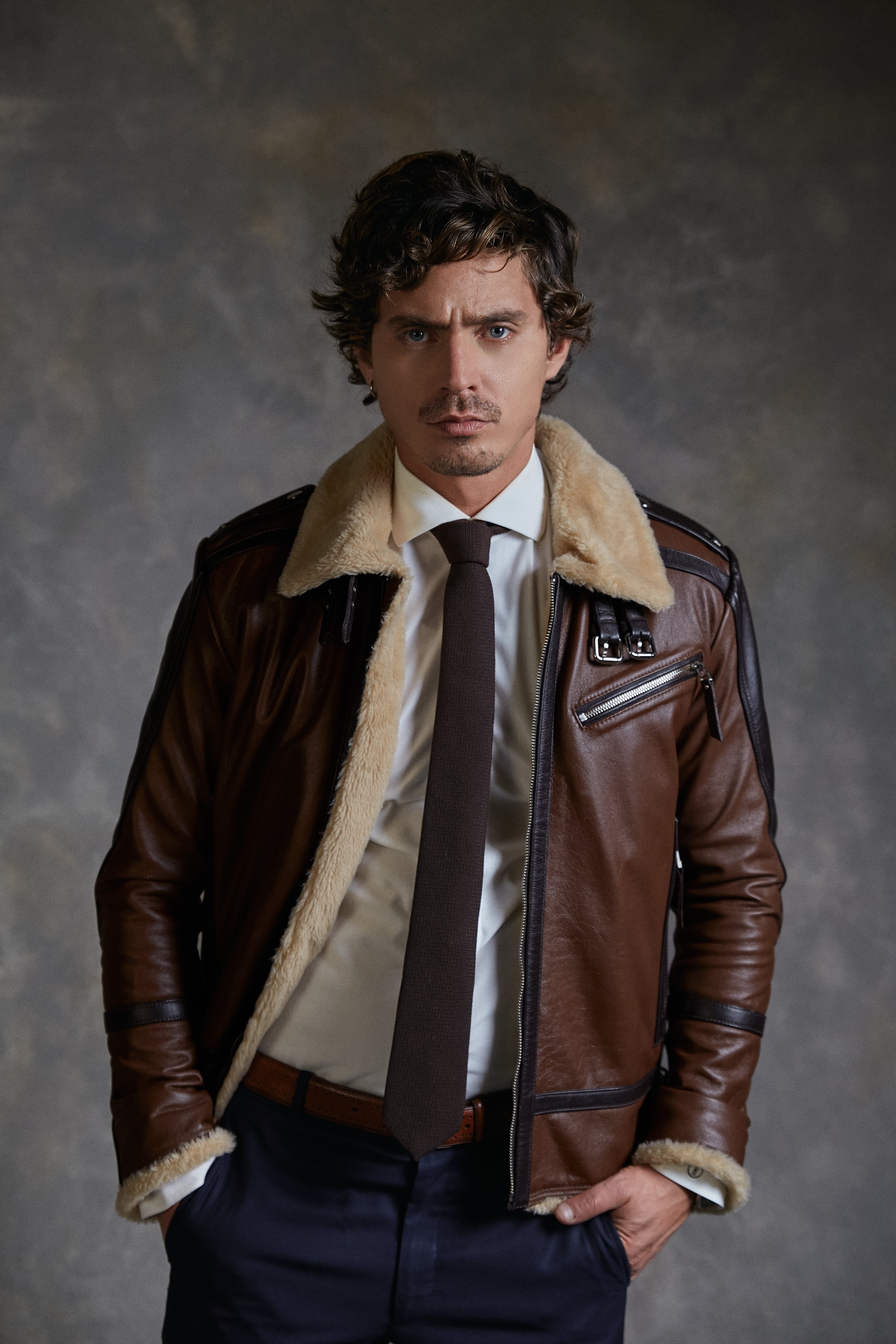 BOMBER JACKET MODEL FRONT OPEN