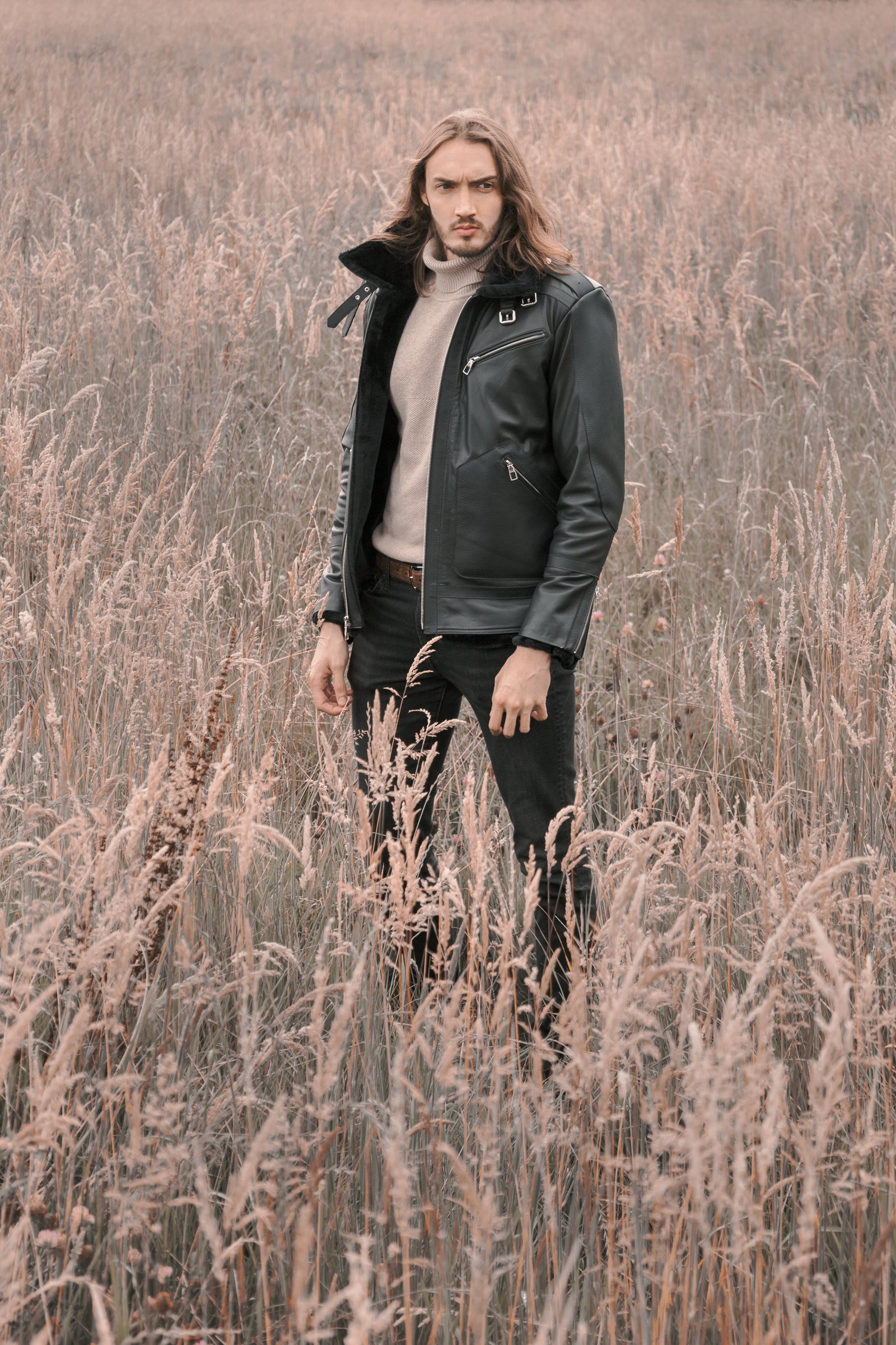 BOMBER JACKET MODEL OPEN BLACK