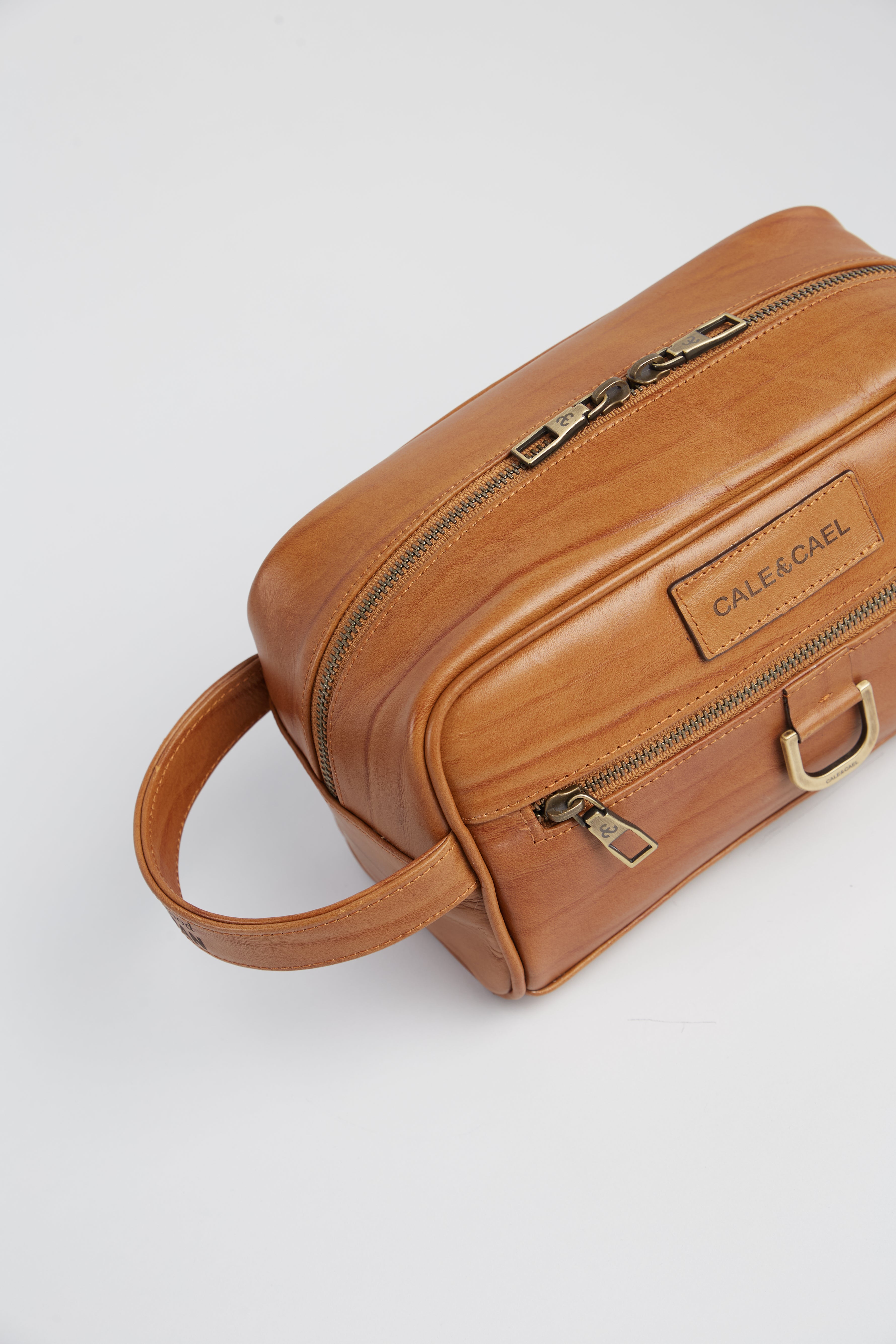 COLLAGE REINHOLD DOPP KIT 1