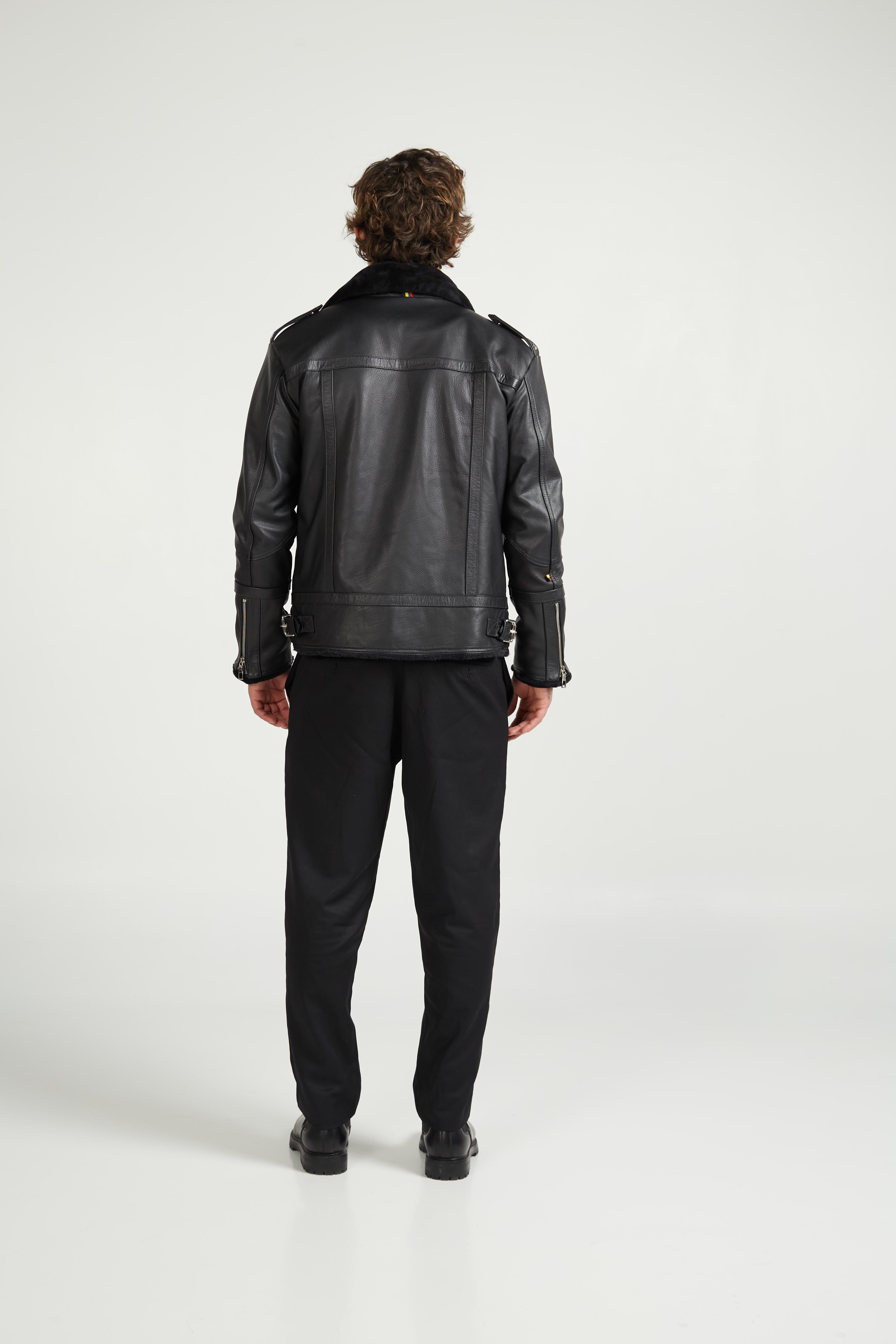 MAVERICK BOMBER JACKET MODEL BACK