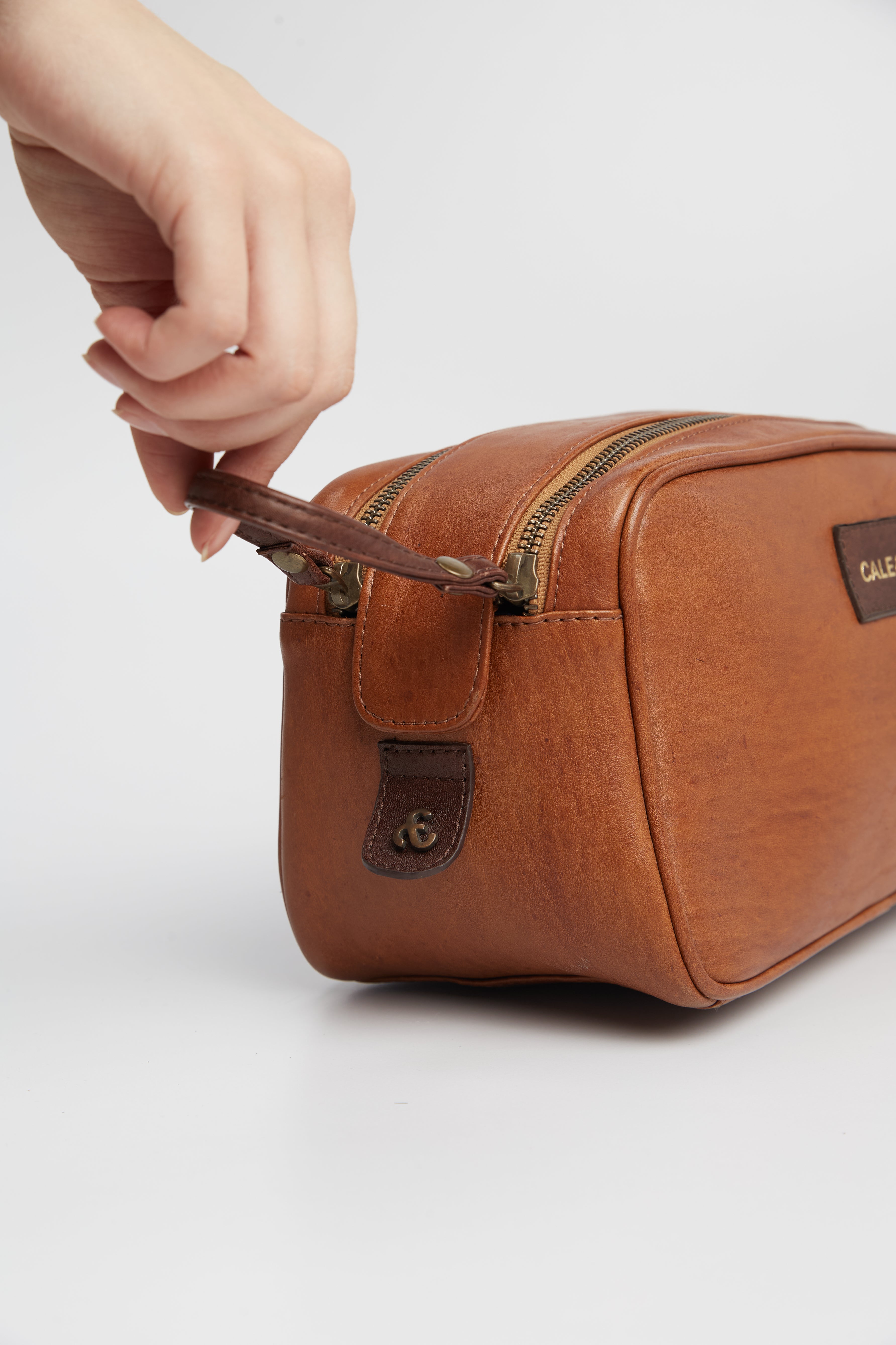 COLLAGE DOPP KIT 1
