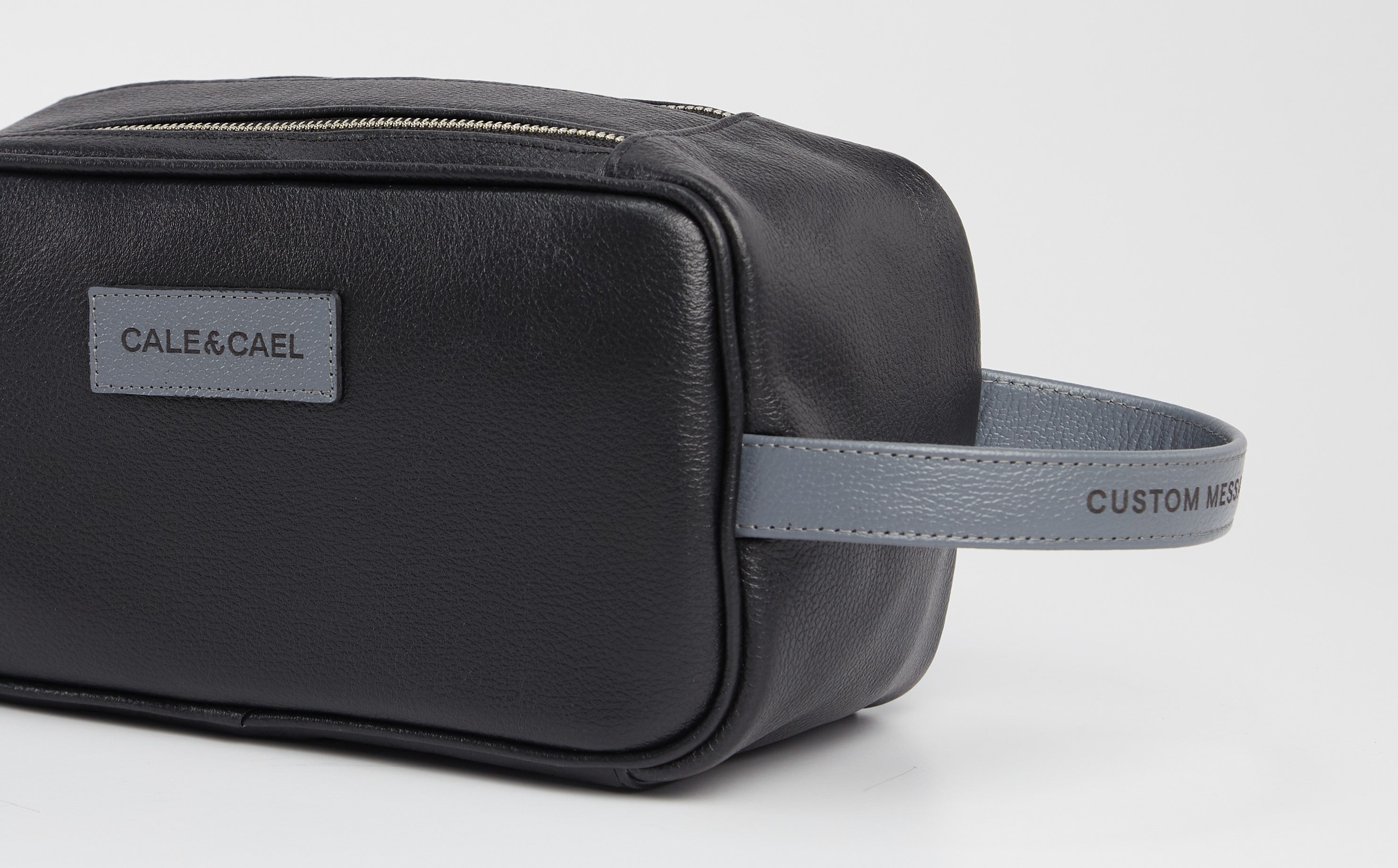 DETAIL ALEXANDER DOPP KIT 